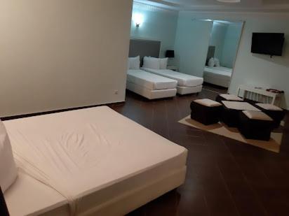 Hotel Raya Tichy Dış mekan fotoğraf