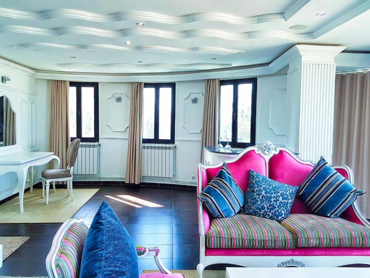Hotel Raya Tichy Dış mekan fotoğraf